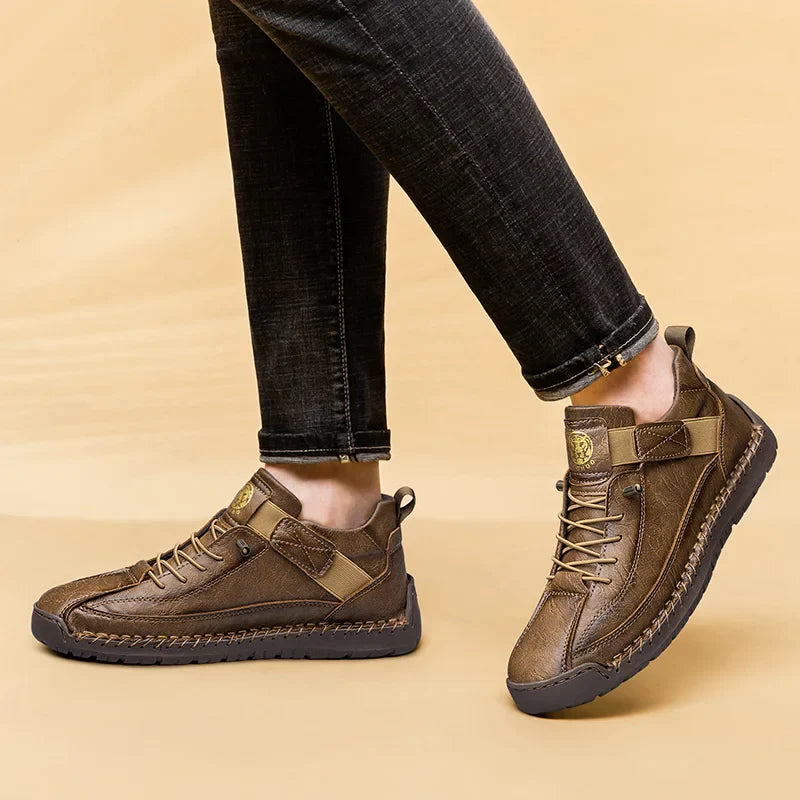CLOHOO Botas Casuais Esportivas Masculinas Cano Alto Feitas à Mão Respiráveis para Uso ao Ar Livre com Opções de Tamanho Estendido Botas Clássicas de Tornozelo