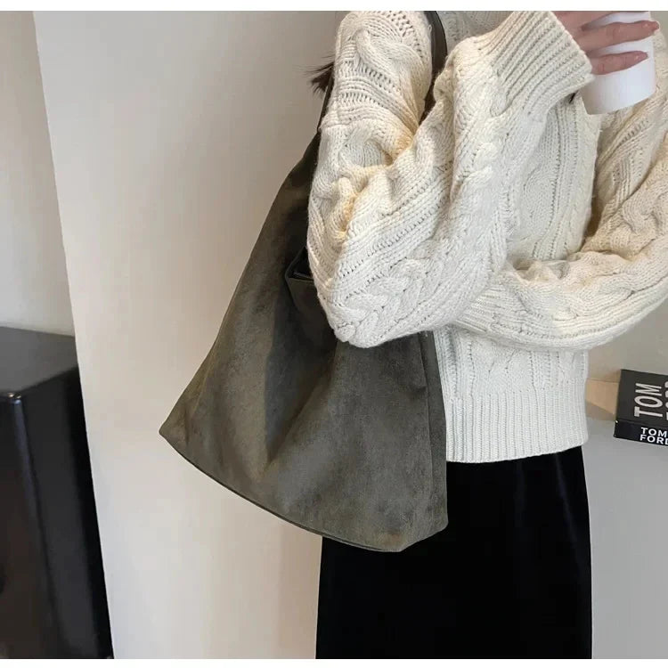 Korean suede bucket bag, women's casual commuting shoulder tote bag, autumn/winter 2025 new underarm set bag