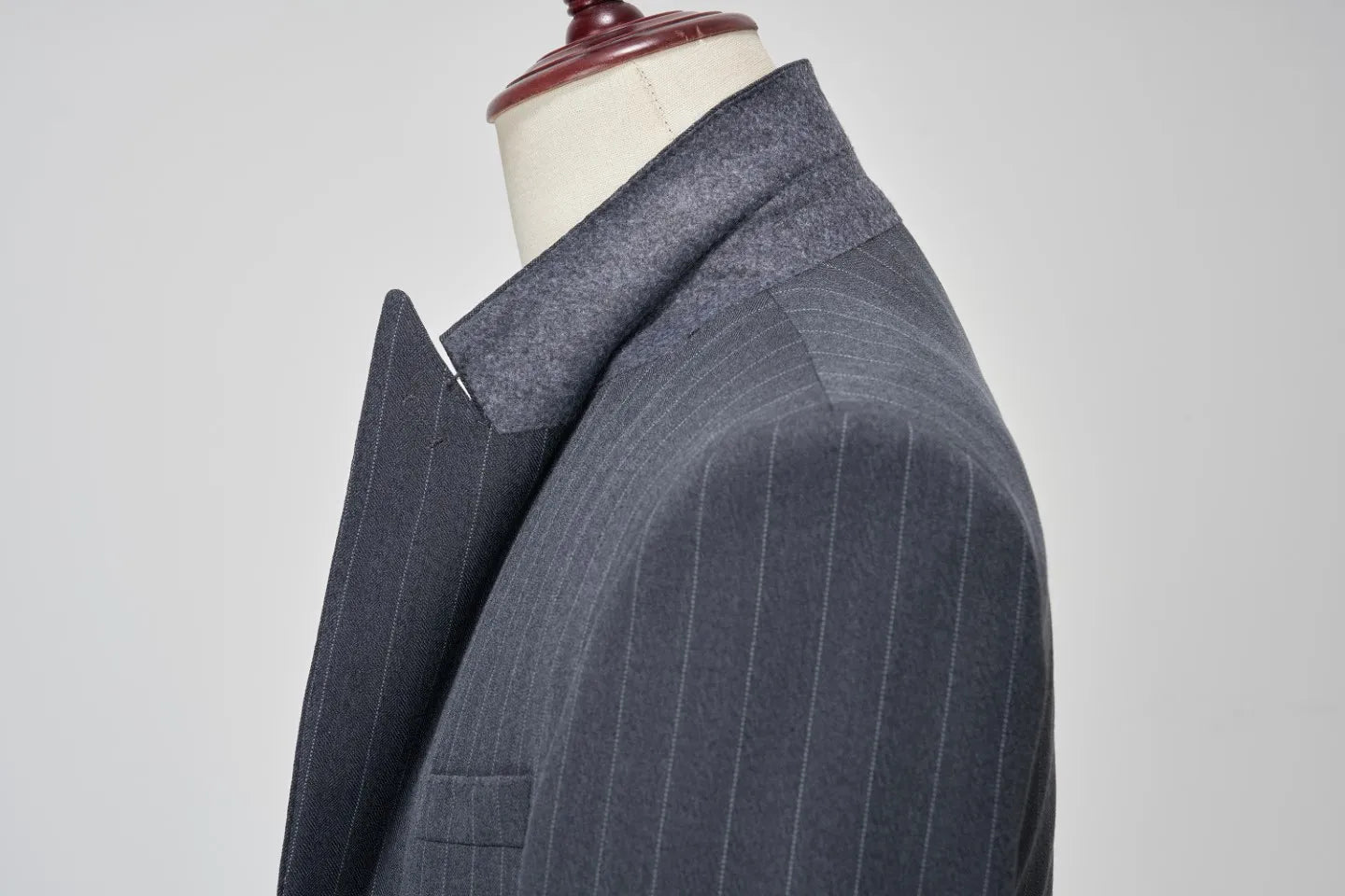 Trajes Musculosos para Noivos 2025 Tamanhos EUA Alfaiataria 3D Italiana TR para Ombros Largos Conjunto de Casamento e Negócios com Calças Ajustáveis