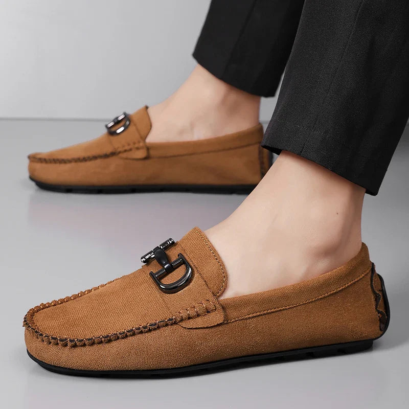 The 2025 new men's soft-soled comfortable casual shoes are versatile Lazy people can wear them on one foot Size 46 size 47
