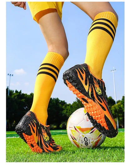 New Man Soccer Shoes Professional Football Boots Sneakers Comfortable Outdoor Match Match Boys Non-Slip Sports Shoes Unisex