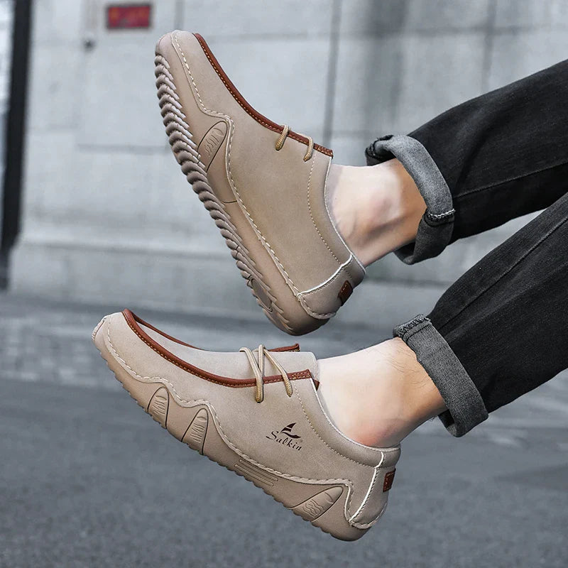 Novos Tênis Masculinos Casuais de Couro Feitos à Mão da Moda 2024 Design Sapatilhas Masculinas Mocassins Respiráveis Cano Baixo Sapatos Flats Dirigir Tamanho Grande