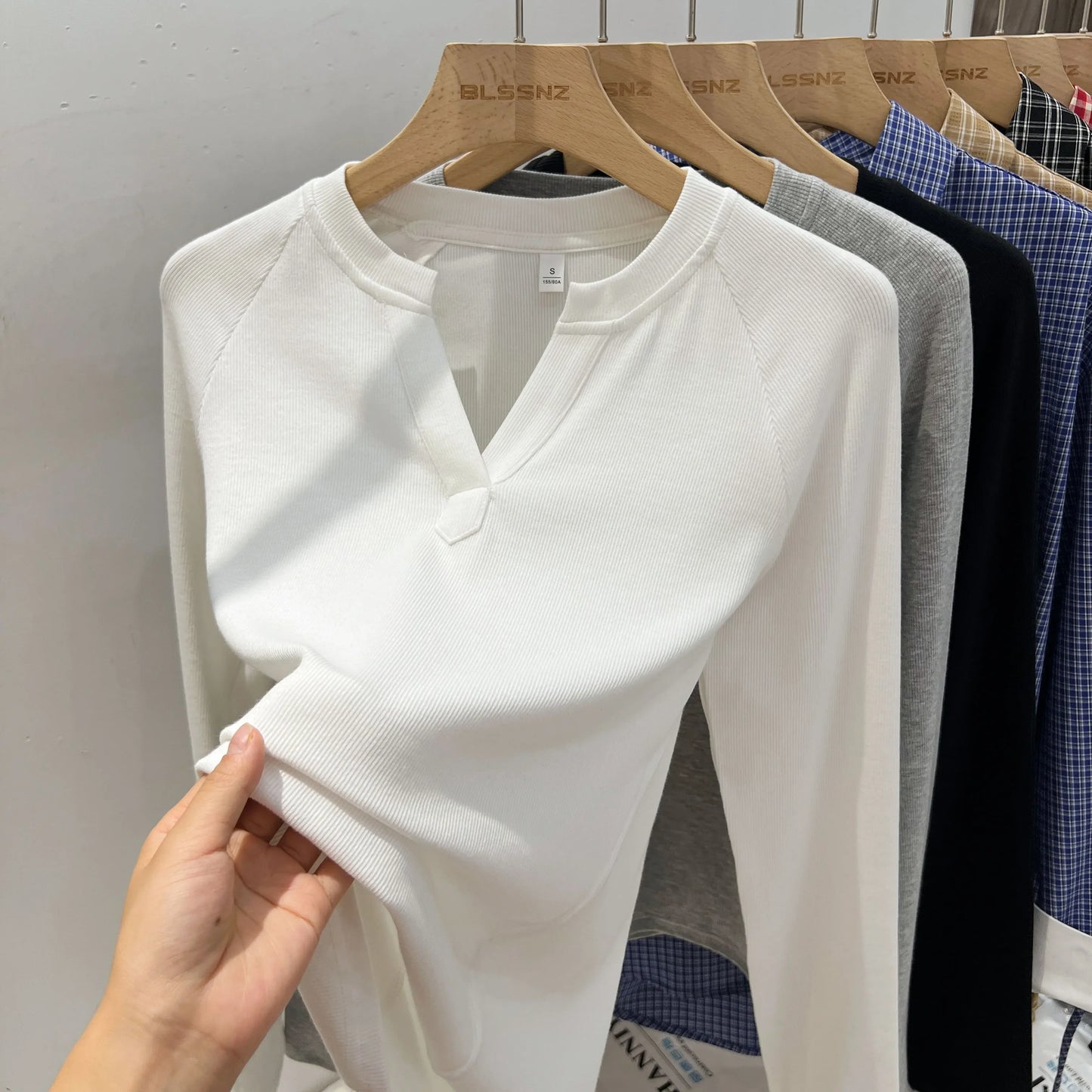 2026 Women's Basic Style Slim Fit V-Neck Long Sleeve T-Shirt Korean Style Versatile Simple Base Layer Top Casual Tee for Women