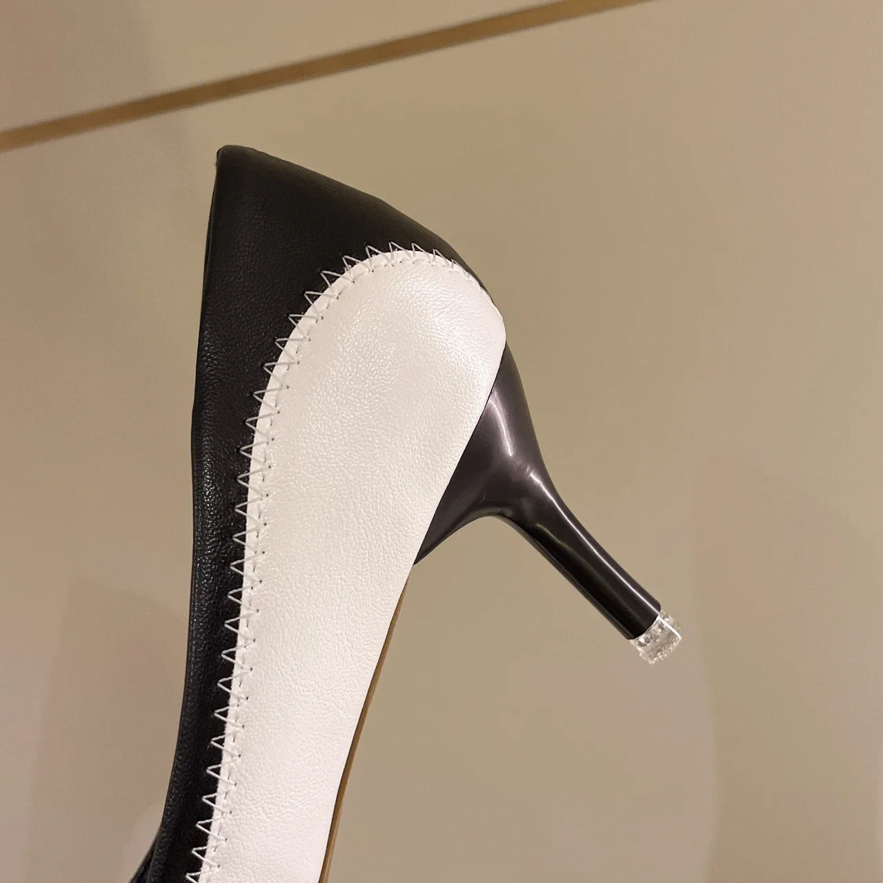 Verão Novas Sandálias Femininas de Bico Fino com Salto Agulha Sapatos Femininos de Salto Alto para Banquetes e Festas Sapatos de Casamento da Moda Scarpins 6,5-9cm