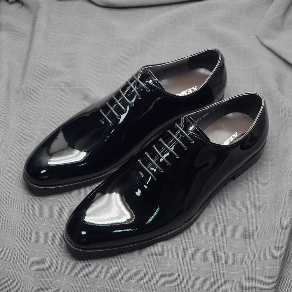 Luxury Men's Dress Shoes Burgundy Smooth Patent Leather Italian Whole Cut Plain Toe Oxford Lace-Up Wedding Party Formal Shoes