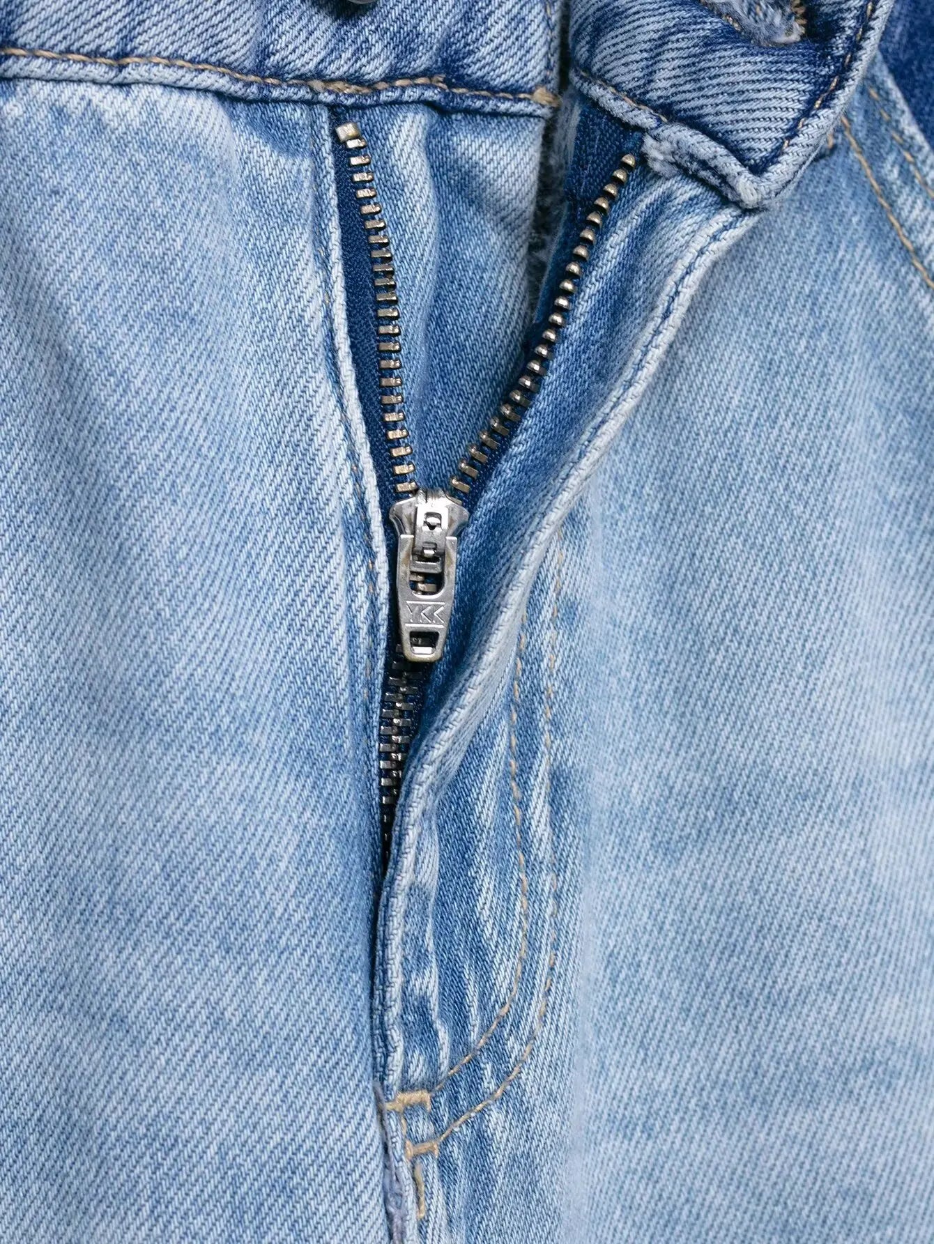 Calça Jeans Vintage com Zíper Solta e Ampla