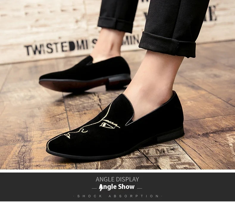 Frosted embroidered beanie shoes men's leather Korean version all match pointed leather shoes men's personality casual shoes