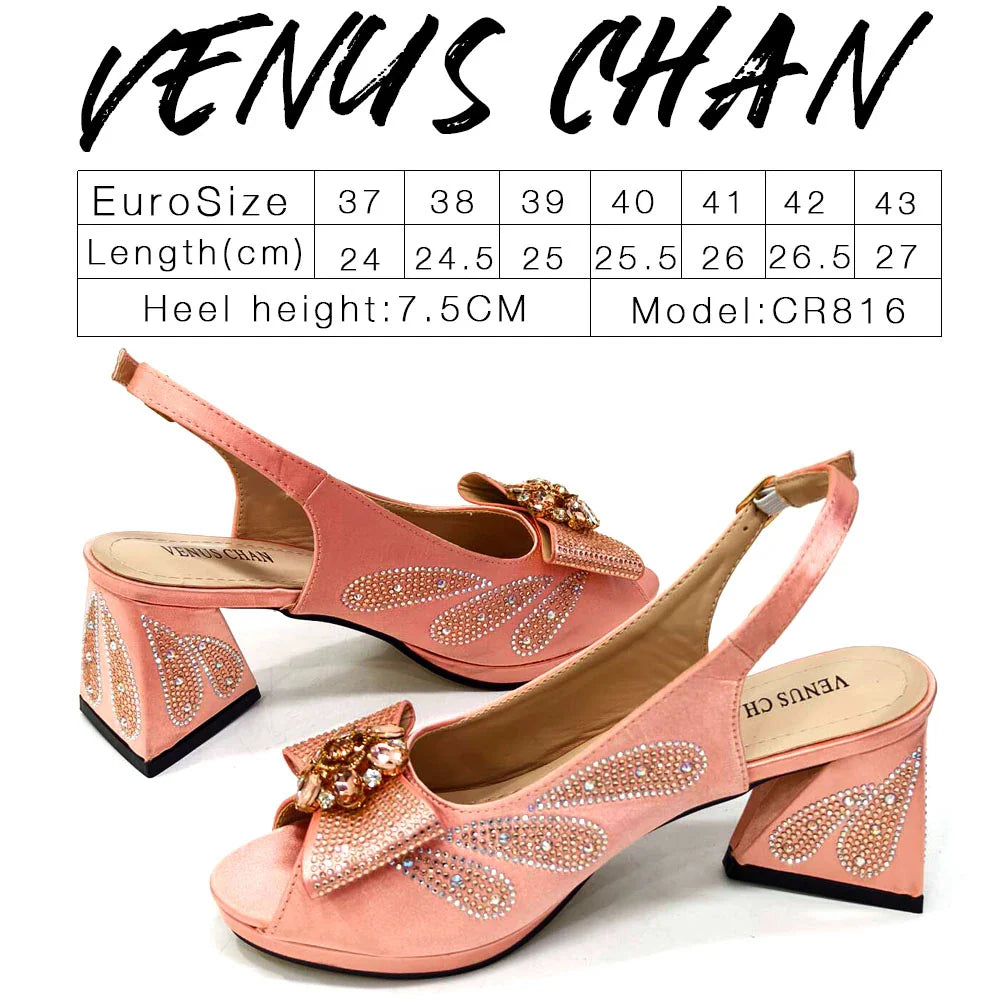 Conjunto Combinando Sapatos e Bolsas Italianos 2024 Peep Toe Salto Alto Cor Pêssego Laço Strass Sapatos Femininos para Festa