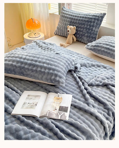 1 Pc Luxury Faux Rabbit Fur Throw Blanket Soft Warm White Striped Fluffy Blankets for Sofa Office Naps Single Double Plush Plaid