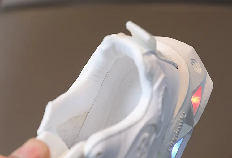 Baby Shoes 2025 Spring Autumn New Boys and Girls Light Up Clunky Sneaker Small and Medium-sized Children's Soft Soled Baby Shoes