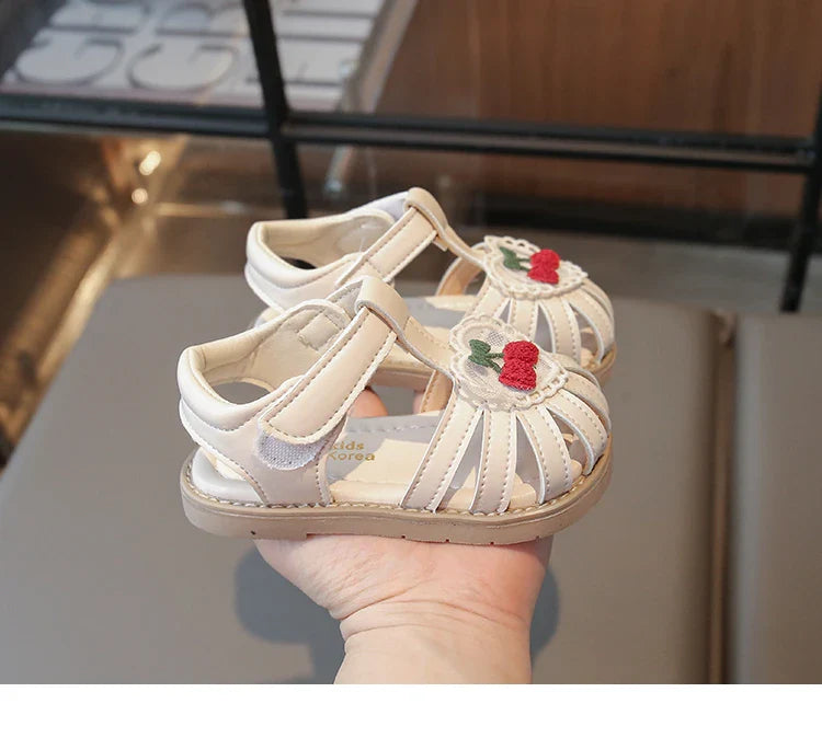 Summer Baby Girls Sandals Pu Leather Cartoon Strawberry Children's Beach Sandals Cowhide Non-slip Sole Kids Shoes