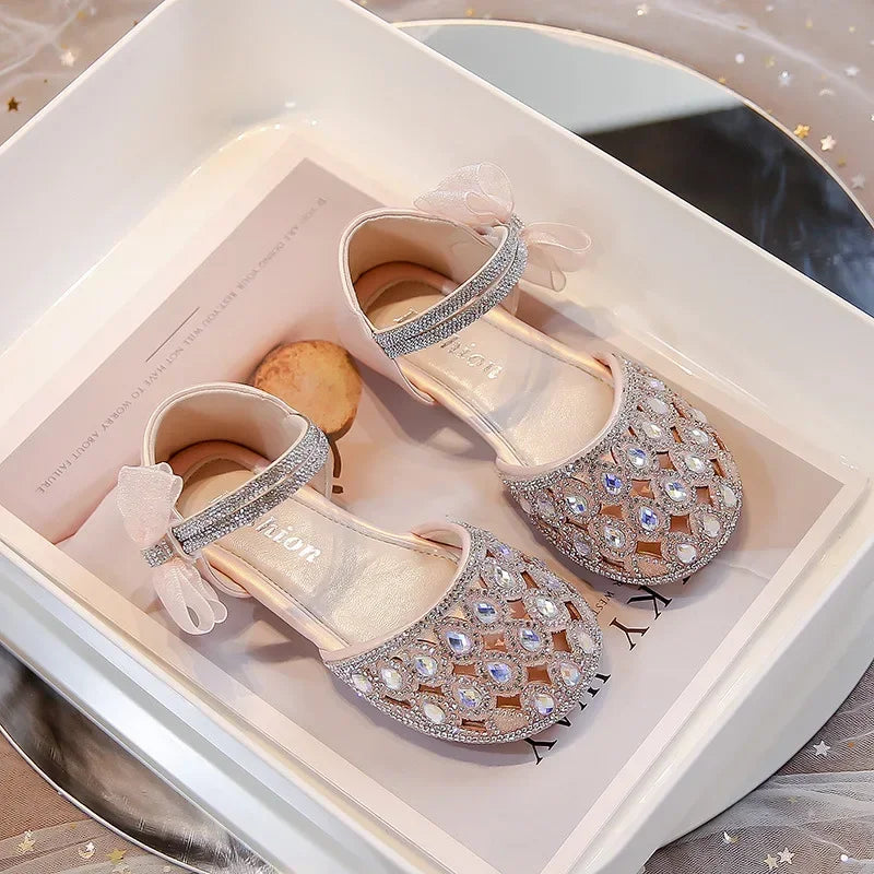 Girls Sandals Shiny Crystal Ins Trendy 2026 Summer New Kids Princess Shoes Mesh Lace Bows Girls Dance Shoes Elegant Hollowed-out