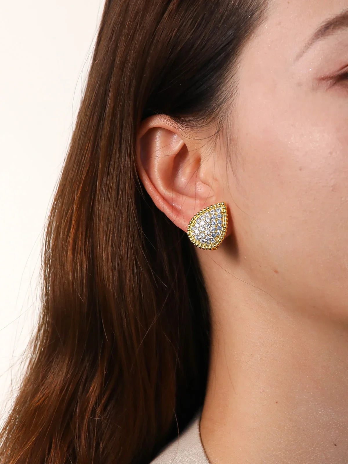 Vintage Ear Clip Earrings for Women Luxury Jewelry Fashion Party Large Water Drop Design Gold Plated Eardrop Stud Earring