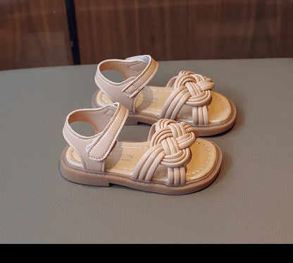 Children Fashion Girls Sandals Casual Weave Breatheable 2023 New Summer Beach Shoes Princess Flats Hook & Loop Chic Kids Korean