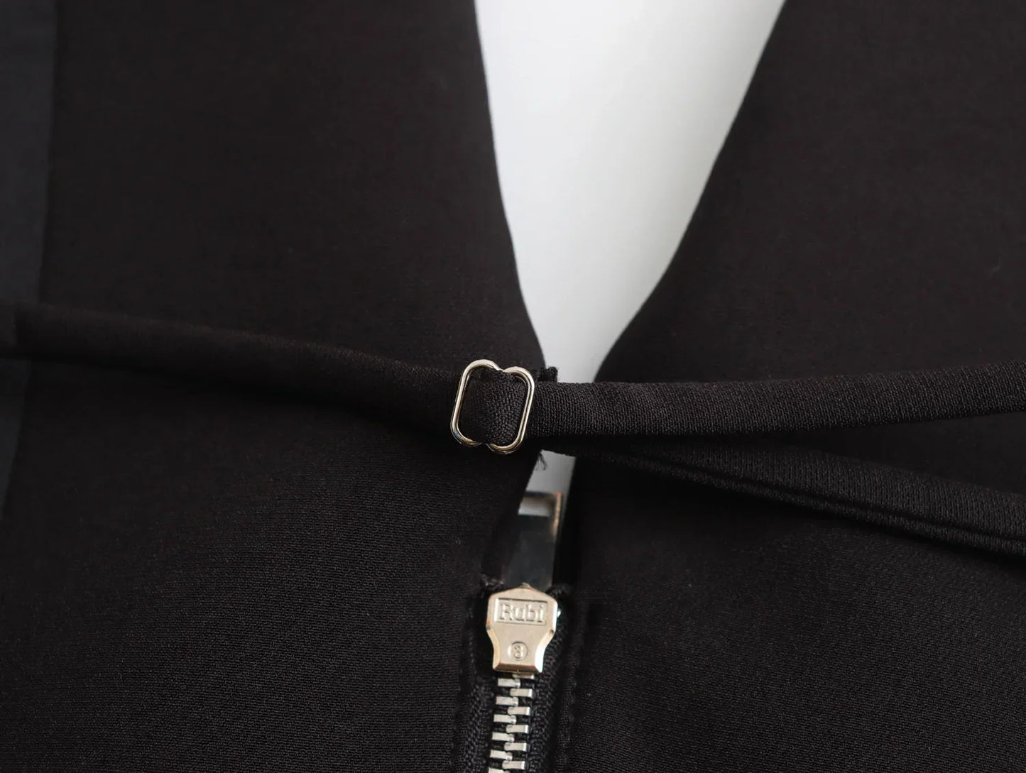 2025 Summer Women’s Sleeveless Zip Front Vest | Lapel Waistcoat for Office Casual Outing | Black/White Daily Versatile