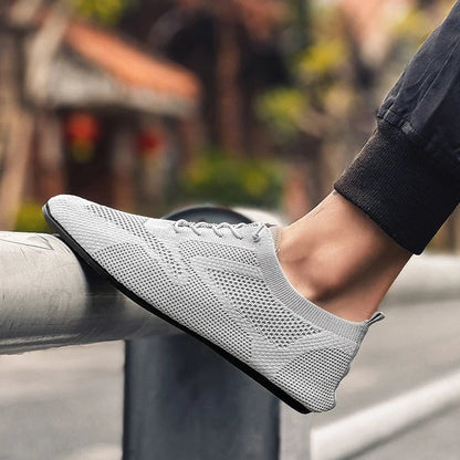 Sapatos Masculinos de Verão em Malha, Sapatilhas Planas para Uso Exterior, Sapatos de Caminhada de Alta Qualidade, Confortáveis, com Cadarço, Respiráveis, Antiderrapantes, Casuais