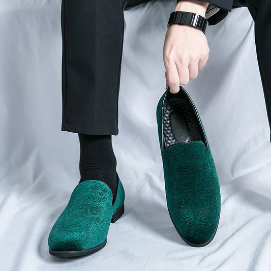 Novos sapatos de couro pontudos estilo britânico, mocassins de camurça sem cadarço, para homens, tamanho 46, plus size