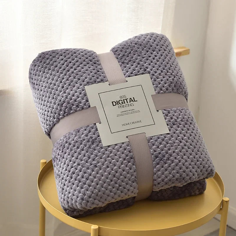Fluffy Coral Velvet Blanket Flannel Plush Comfortable Thickened and Warm Soft Sofa Throw Blanket for Air-Conditioned Room Luxury
