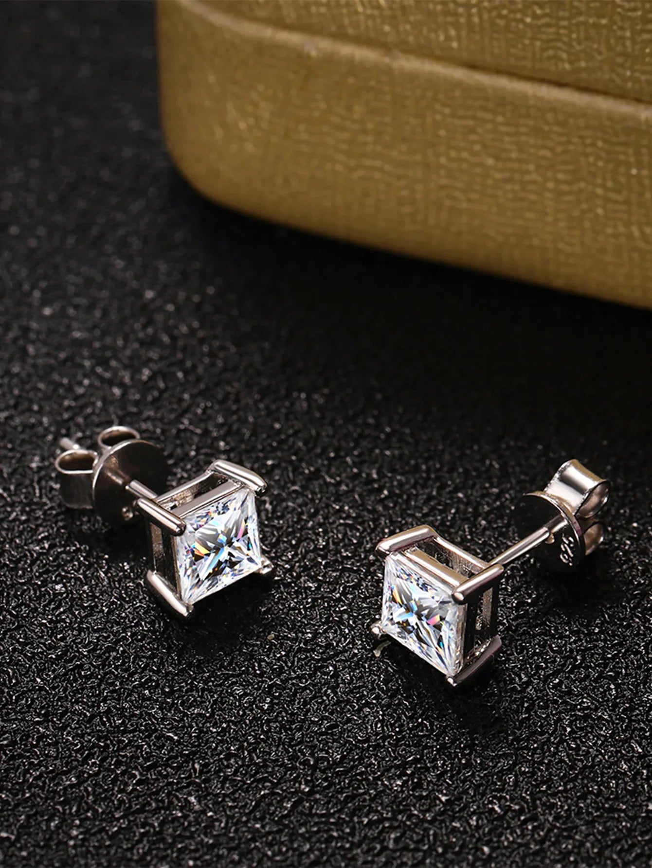 Real 1 Carat D Color Moissanite Stud Earrings For Women Top Quality 100% 925 Sterling Silver Sparkling Wedding Jewelry Hot