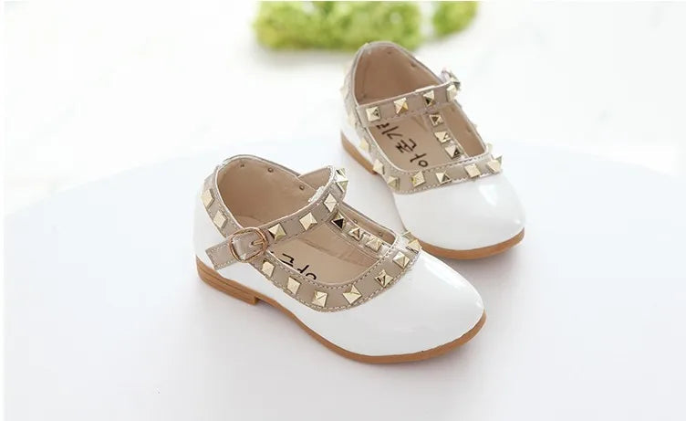 Girls Shoes Spring Children Shoes Girl Rivets Princess Autumn Toddler Girls Kids Flat Shoes T-Tied Style Girls Summer Sandals