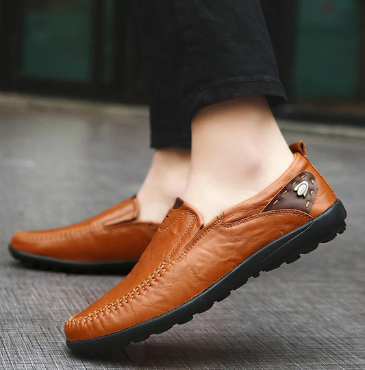 Sapatos masculinos casuais de luxo de marca de couro legítimo mocassim italiano masculino mocassins sapatos de condução masculinos slip-on preto marrom tamanho grande 47