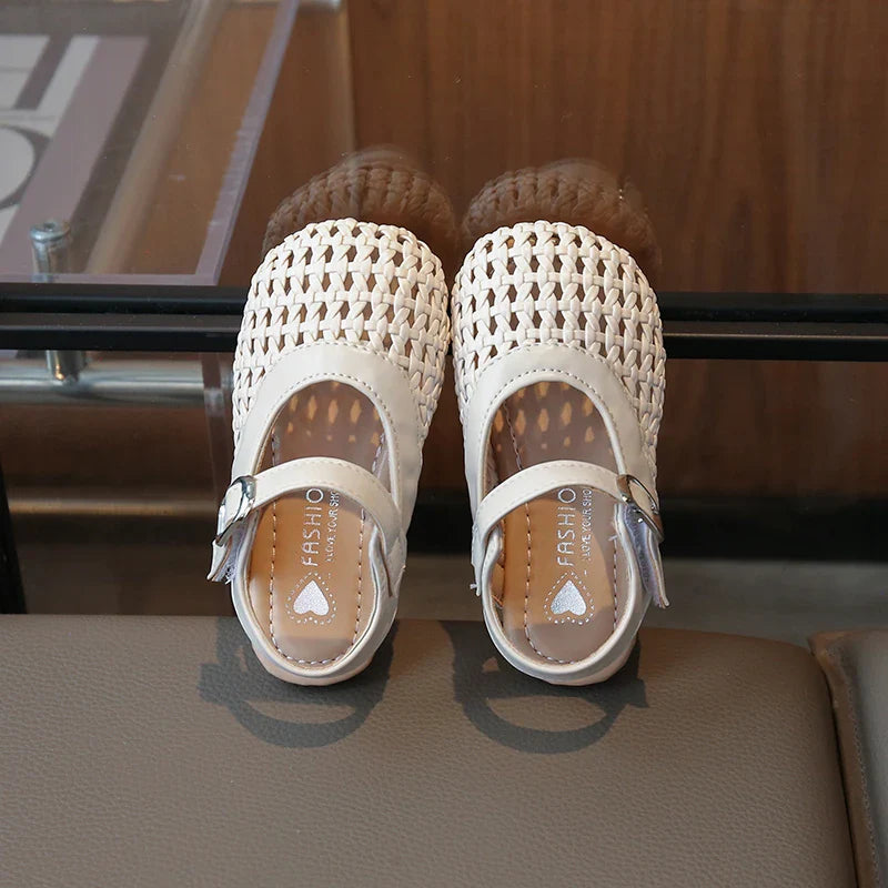 Little Girl Sandal Summer Beach Versatile Kids Princess Half Sandals Fashion Woven Style Children Causal Hollow-out Flat Shoes