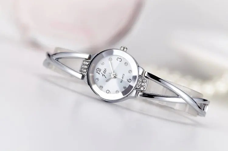 New Trendy Women Bracelet Watch Mujer Relojes Small Dial Quartz Leisure Popular Wristwatch Hour Female Elegant Watches