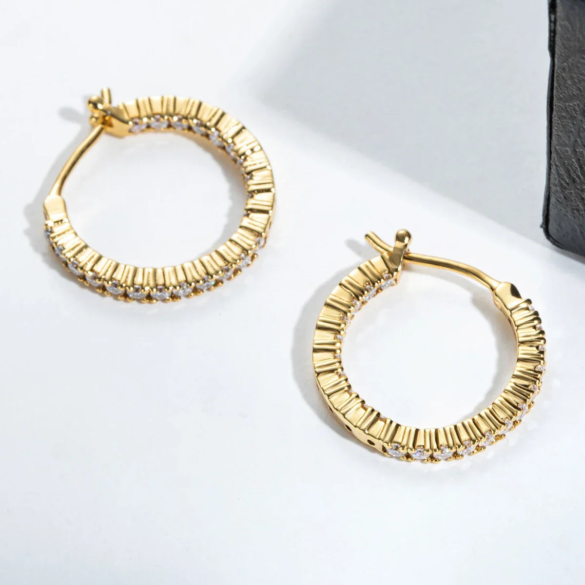 1.5mm 0.66cttw D Color Moissanite Huggie Hoop Earrings With Cer Yellow Gold Plated Huggie Earring For Women Jewelry