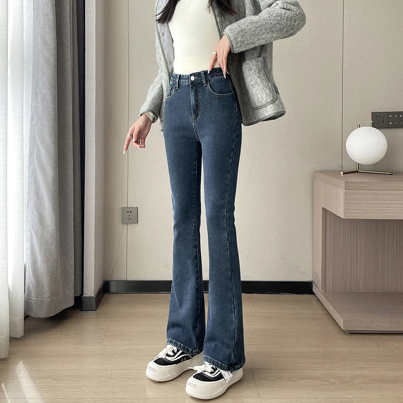 Fashion New Women Warm Plush Flared Jeans Thermal Fleece Loose Denim Pants Female High Waist Urban Straight Flare Trouser