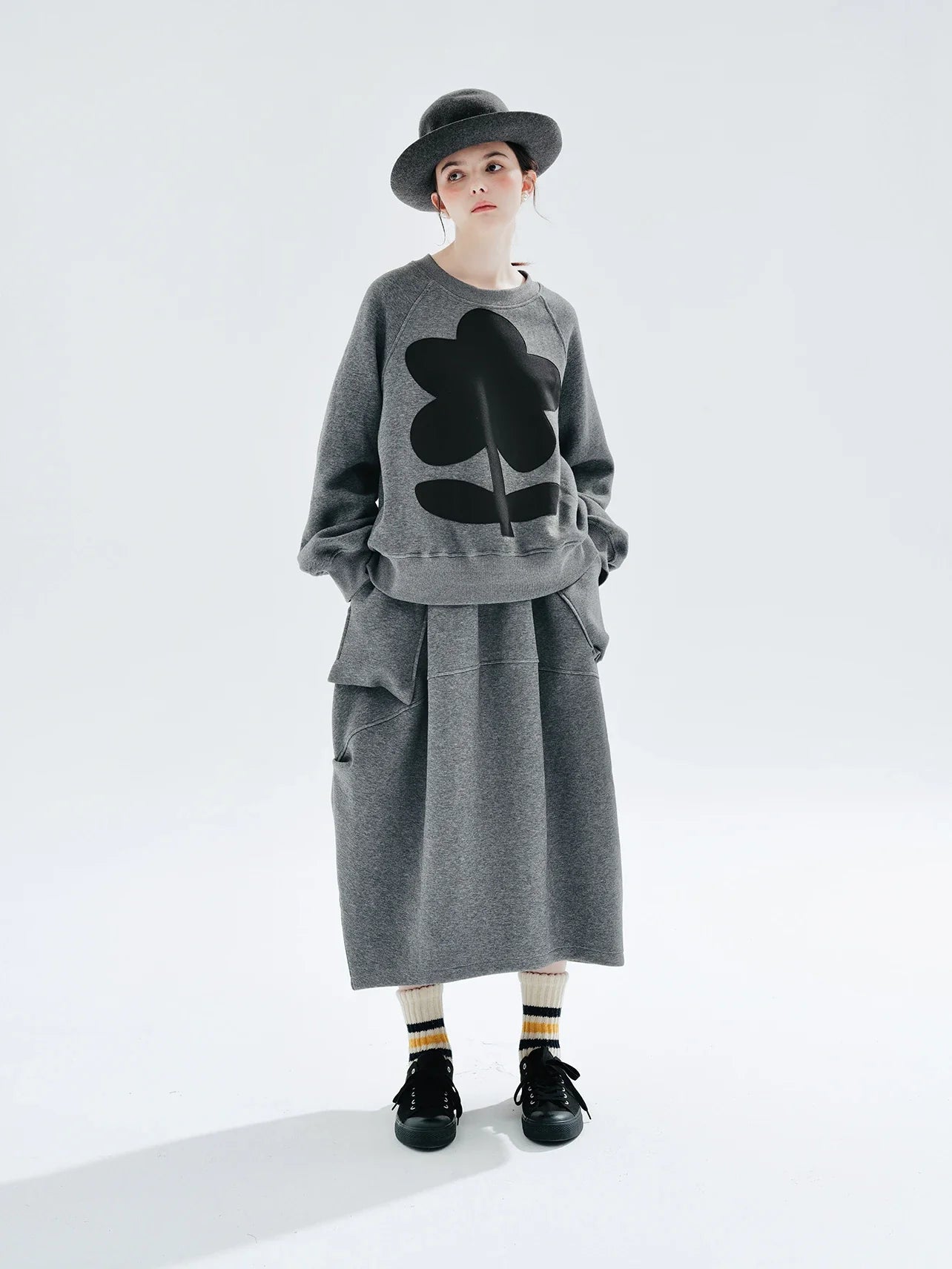Autumn 2023 new original design Air layer pinched grey skirt loose 234284