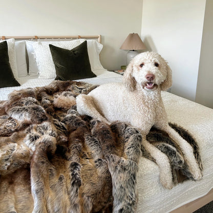 Faux Fur Blanket Luxury Fluffy Plaid Throw Blanket Winter Thick Warm Sofa Blanket Plush Fur Throws for Bed Bedroom Decor