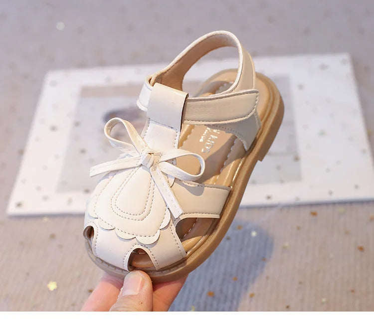 Girls Summer Sandals Toe-covered Anti-kick 2025 Brand New Children Flat Sandals Princess INS Hot Trend Toddler Clog Shoes I03055