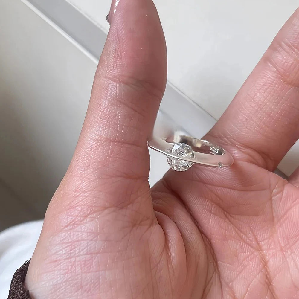 Anel de Casamento em Moissanite de 1 Quilate para Mulheres, Anéis de Noivado Solitário de Diamante Brilhante em Prata Esterlina 925 com Certificado