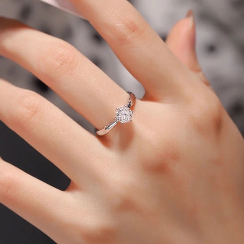 0.3ct 4mm Moissanite Diamond Ring for Women S925 Sterling Silver with Gold Plated Eternity Band Wedding Party Jewelry