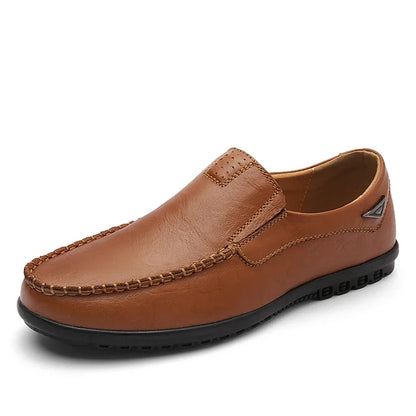 Sapatos Casuais Masculinos de Couro Genuíno Marca de Luxo Mocassins Masculinos Respiráveis Slip-on Sapatos de Condução Pretos Tamanhos Grandes 37-47