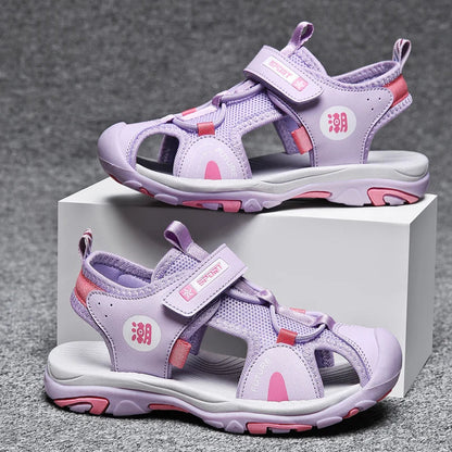 A pair of children's summer toe-covering sports sandals, wear-resistant outdoor beach shoes, size 28-39，MQ-9019