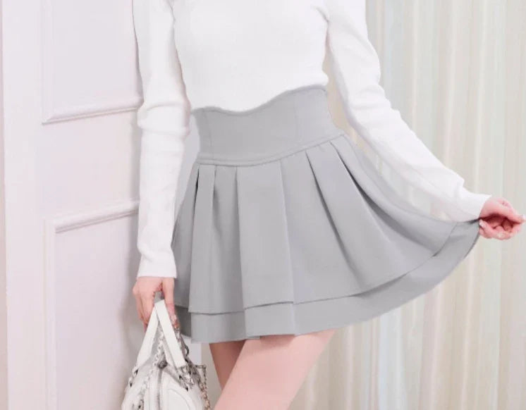 Japanese Lolita Black Skirts Women 2025 Spring Autumn New Radian Waistline Slim Short Pleated Skirt Female Mini Skirt Culottes