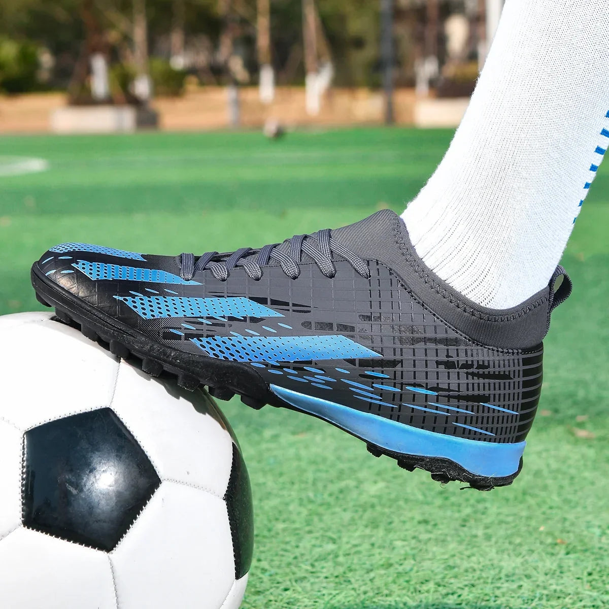 Men Professional Football Shoes Society TF/FG Soccer Shoes  Cleats Original Indoor Football Field Boots Grass Training Sneakers