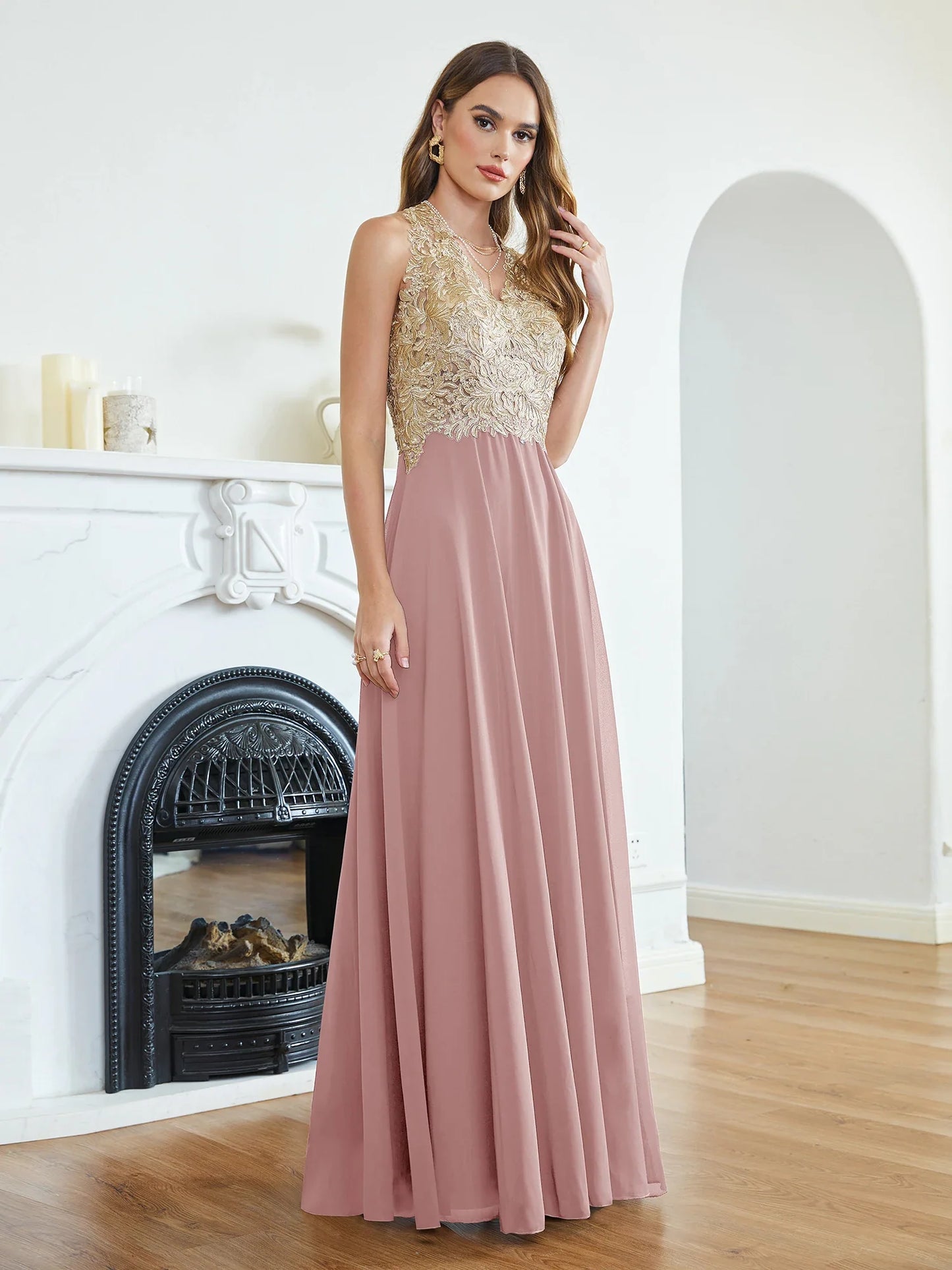 Elegant Long Prom Dresses Patchwork A-Line Evening Dress Chiffon Embroidery Appliques V-Neck Halter Illusion Back Party Gowns