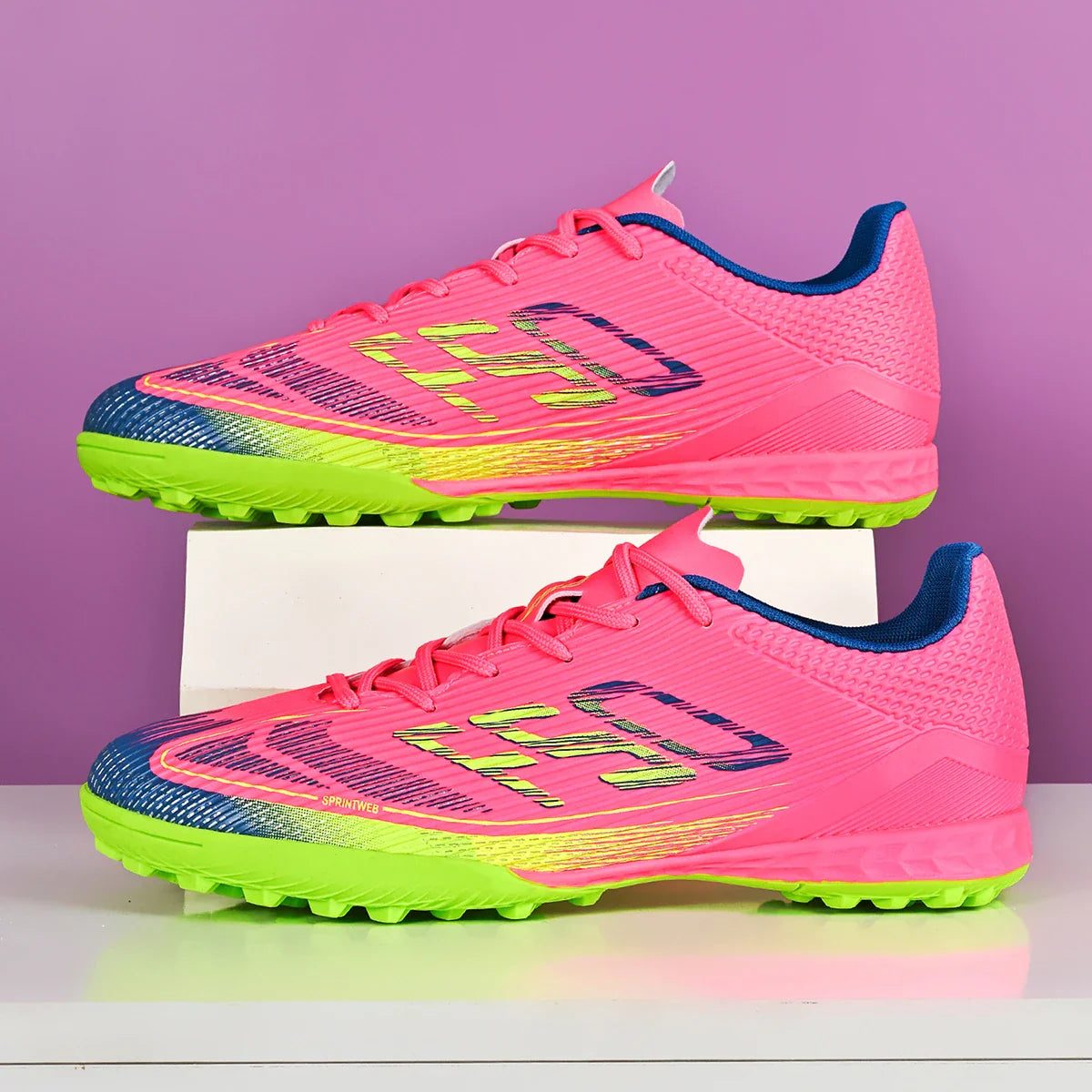Professional football shoes lightweight and breathable AG/FG outdoor football boots stable and exclusive to sports enthusiasts