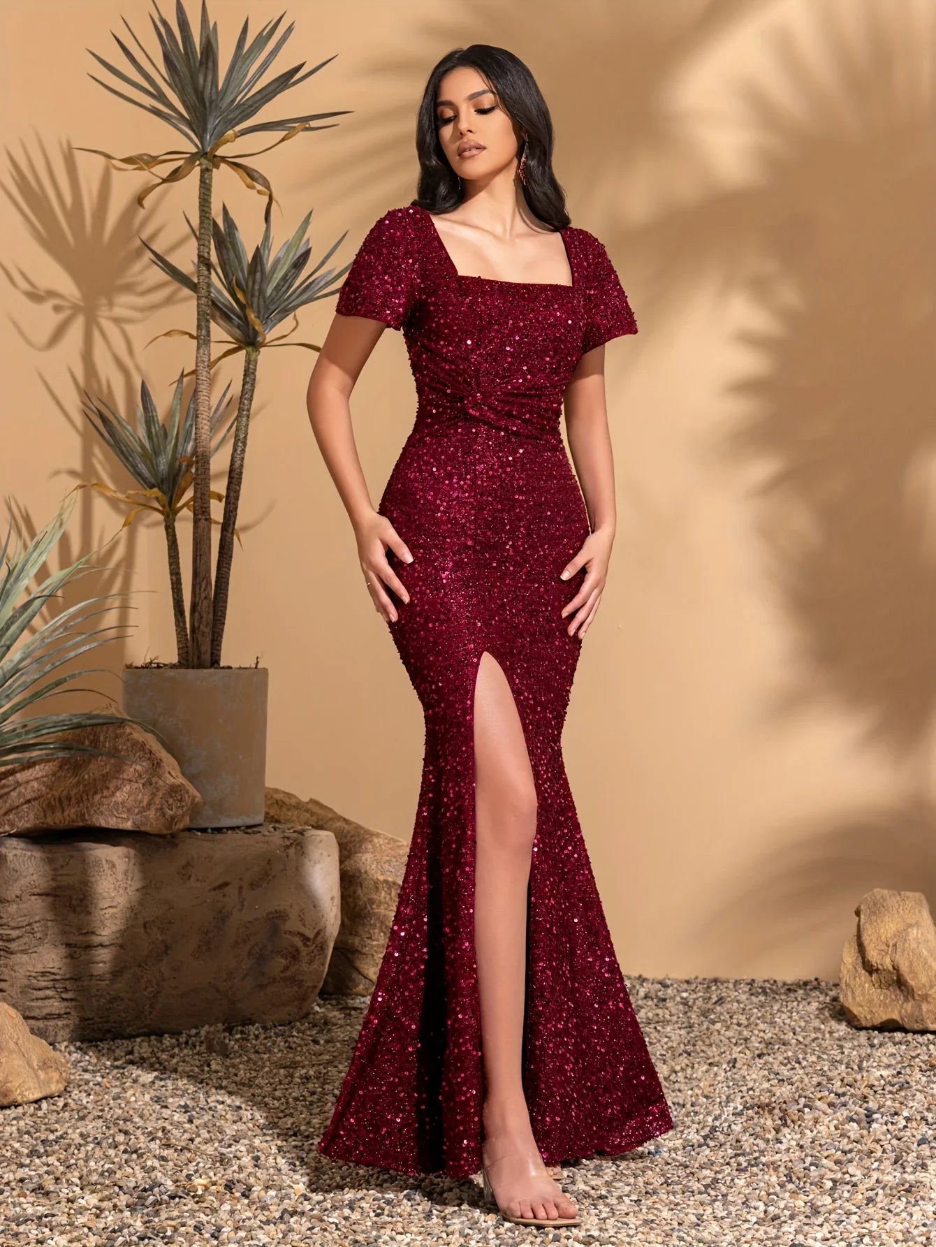 Sequined short-sleeved square neck hip-hugging wedding dress, classic retro style, elegant and chic dress