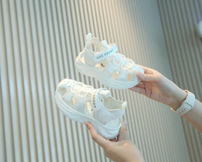 Kids Summer Breathable Mesh Sandals Boys Girls Closed Toe Sport Shoes With Magic Strap In Black And White For Toddlers Outdoor