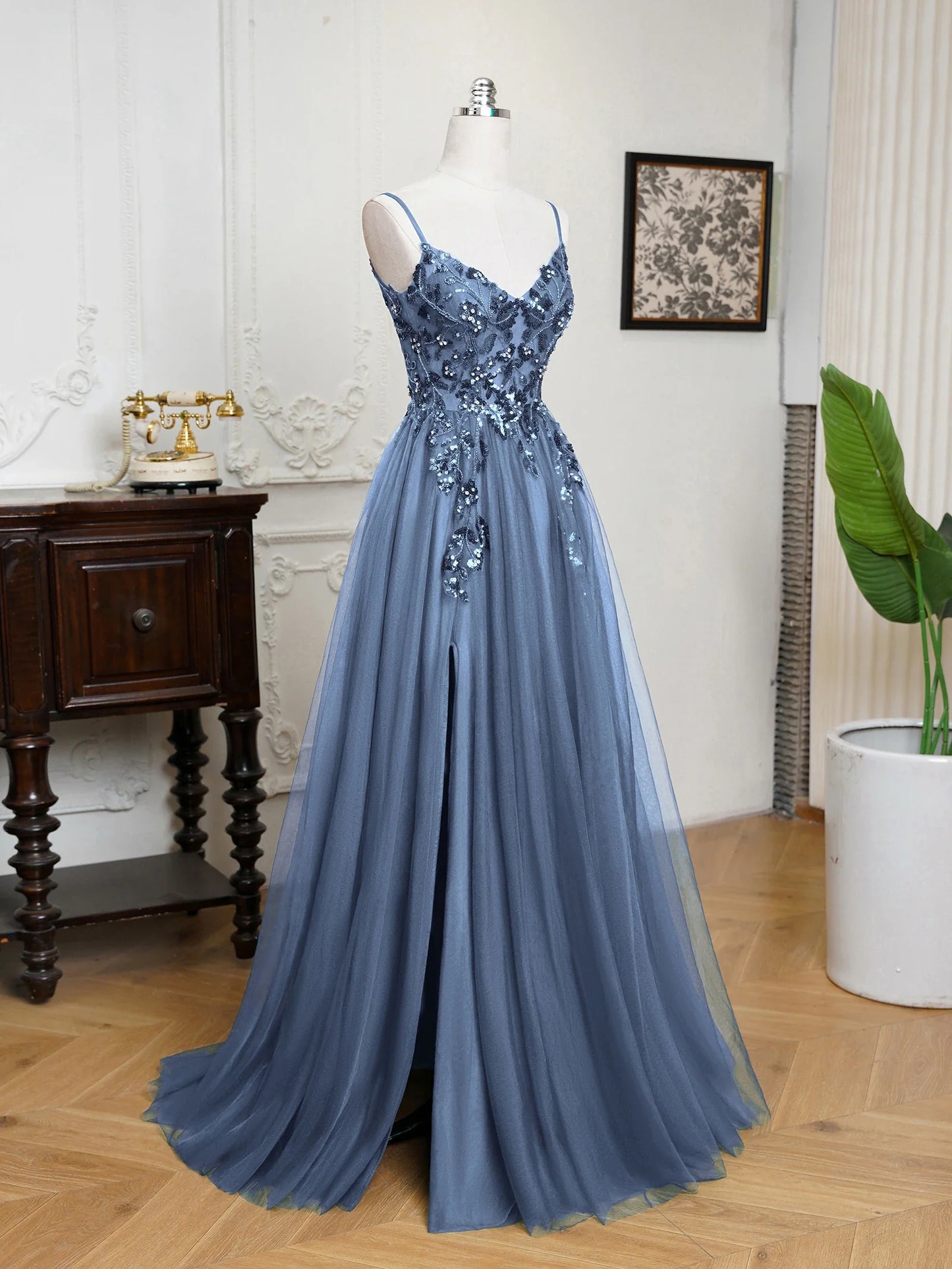 Sling Evening Dresses Prom Dress V-Neck A-Line Train High Split Gowns Sexy Spaghetti Straps Illusion Sequins Appliques