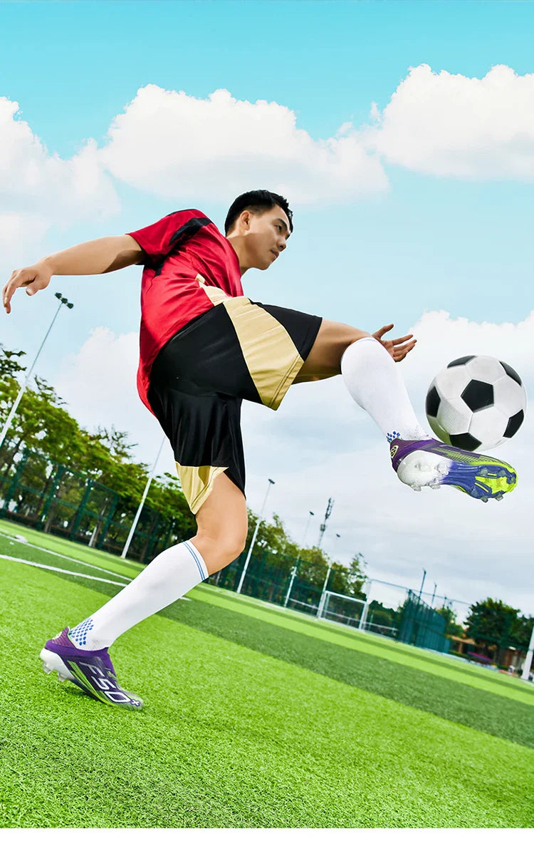 New Men Soccer Shoes Cleats Grass Futsal Comfortable Turf Football Boots Sports Ultralight FG/TF Non Slip Indoor Adult Sneakers