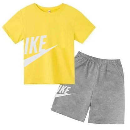 Fashion Sport 2Pcs Outfit, Printed Short Sleeve Tee and Shorts, Comfortable Summer Tracksuit for Boys Girls