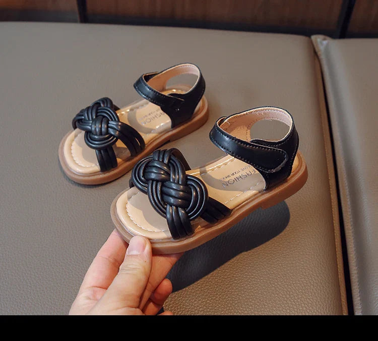 Children Fashion Girls Sandals Casual Weave Breatheable 2023 New Summer Beach Shoes Princess Flats Hook & Loop Chic Kids Korean