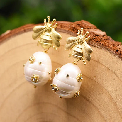 Bee And  With Natural Pearls Pearl Earrings 18K Gold Plated Jewelry Korean Designer Jewelry Earrings Gifts For Girlfriend