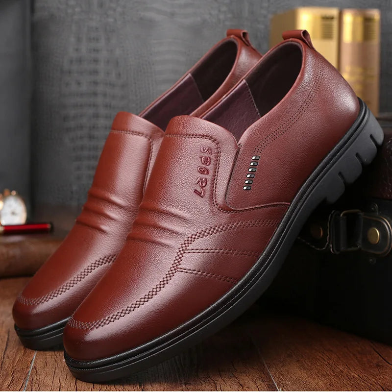 Men's CLassic Leather Shoes New Soft Sole Business Casual Loafers Black Offic Worlking Shoes Low-top Slip on Formal Men's Shoes