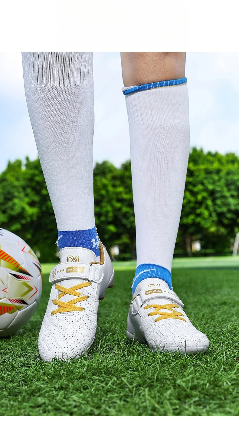 New Children Soccer Boots Sports Society Field Boy Football Shoes Futsal Fast Indoor Sneaker Original Ankle Cleats Football Boot