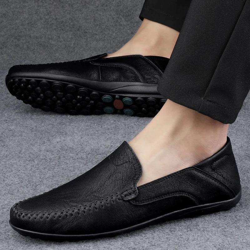 Fashion Men Casual Leather Shoes Luxury Italian Soft Men Loafers Handmade Moccasins Men Breathable Slip on Boat Shoes Plus Size